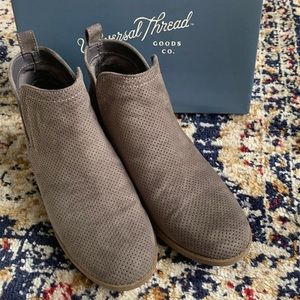 Universal Thread “Dylan” booties